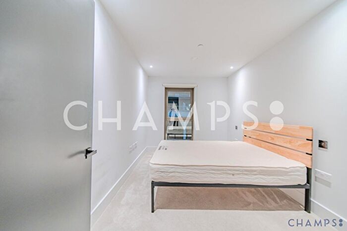3 Bedroom Flat To Rent In London, SE18
