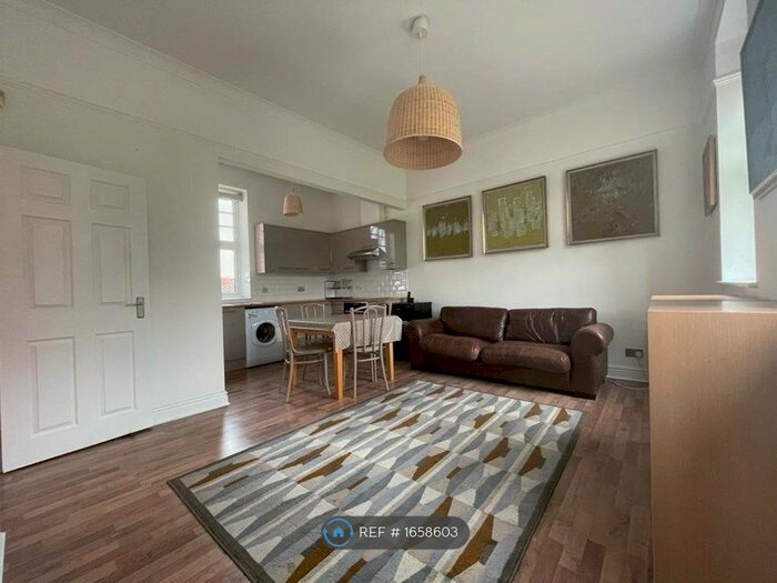 1 Bedroom Flat To Rent In Acacia Way, Sidcup, DA15