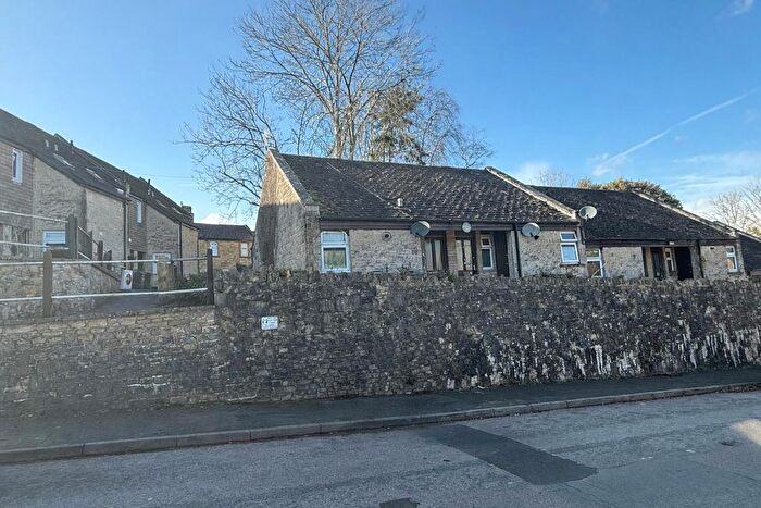 1 Bedroom Bungalow For Sale In Queens Square, Box, Corsham, SN13