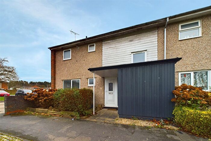 3 Bedroom End Of Terrace House To Rent In Aysgarth, Great Hollands, Bracknell, Berkshire, RG12