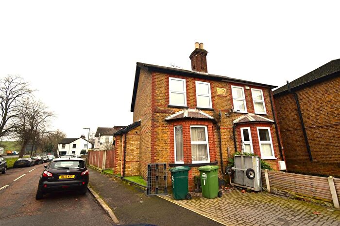4 Bedroom Property To Rent In Farnell Road, Staines, TW18