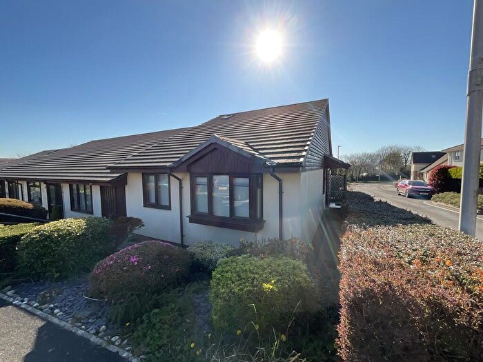 3 Bedroom Semi-Detached Bungalow To Rent In Jeffery Close, Hartland, EX39