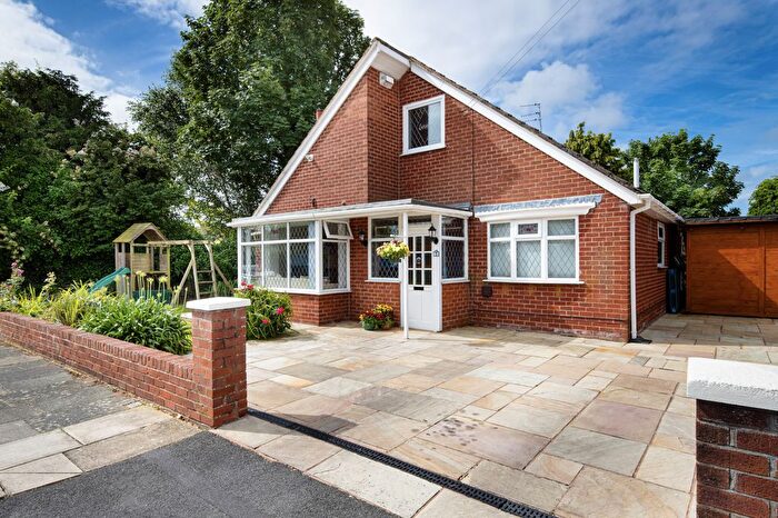 3 Bedroom Bungalow For Sale In Colesville Avenue, Thornton, FY5
