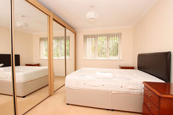 1 Bedroom Flat To Rent In Weymouth Court, Bath, BA1