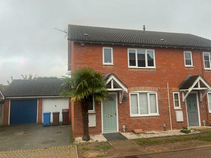 3 Bedroom Semi-Detached House To Rent In Wyvern Road, Ipswich, Suffolk, IP3