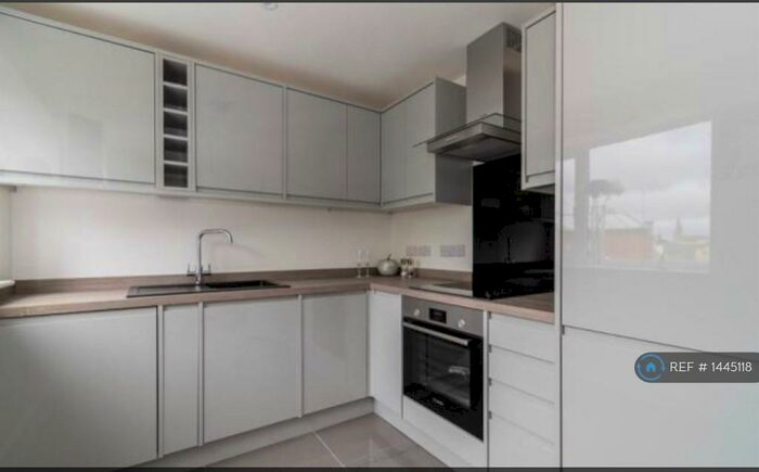 1 Bedroom Flat To Rent In Queens Terrace, Southampton, SO14