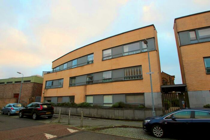 2 Bedroom Flat To Rent In St. Francis Rigg, New Gorbals, G5