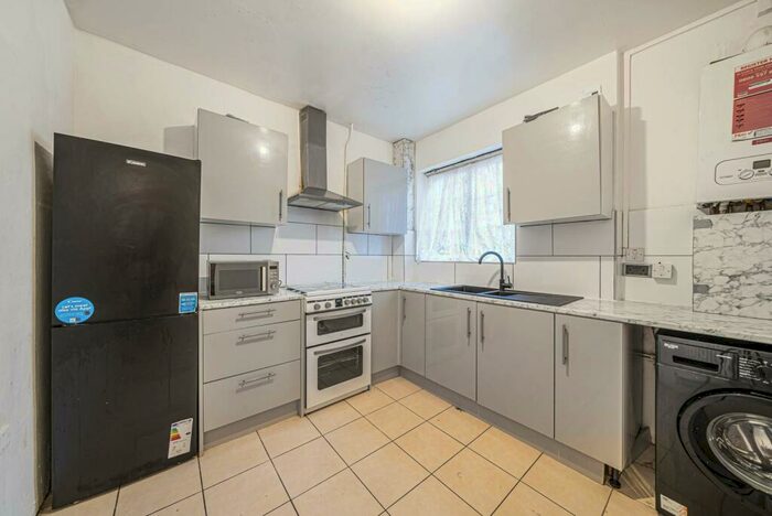 3 Bedroom Semi-Detached House To Rent In The Roundway, Tottenham, London, N17
