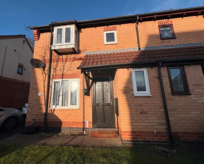 3 Bedroom Semi Detached House To Rent In Carsington Close, Kettering, NN16