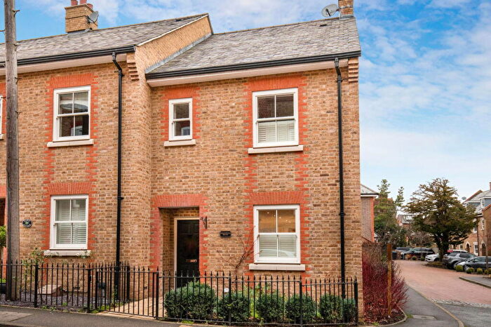 4 Bedroom End Of Terrace House To Rent In Manor Street, Berkhamsted, Hertfordshire, HP4