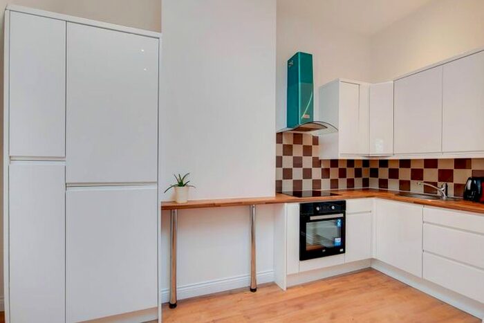 1 Bedroom Flat To Rent In Chiswick High Road, Chiswick, London, W4