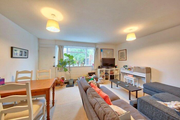 3 Bedroom Terraced House To Rent In Fernlea Road, SW12