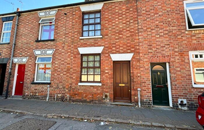 2 Bedroom Terraced House For Sale In Albert Street, Loughborough, LE11