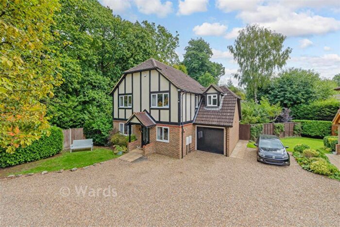 4 Bedroom Detached House For Sale In Harvel Road, Meopham, Kent, DA13