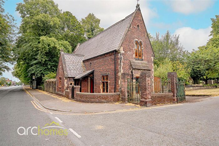 4 Bedroom Detached House For Sale In Leigh Road, Manchester, M46