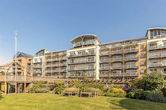 2 Bedroom Flat To Rent In Kew Bridge Road, Brentford, TW8