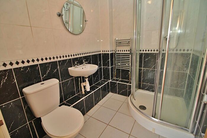 3 Bedroom End Of Terrace House For Sale In Bondfields Crescent, Leigh Park, PO9