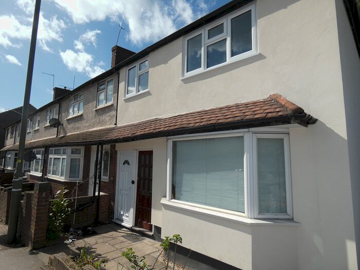 2 Bedroom Property To Rent In Monument Road, Woking, GU21