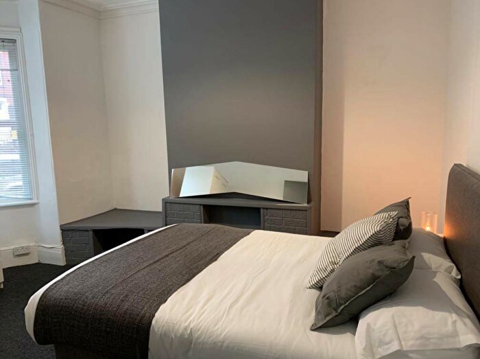 1 Bedroom Terraced House To Rent In Pinhoe Road, Exeter, Devon, EX4