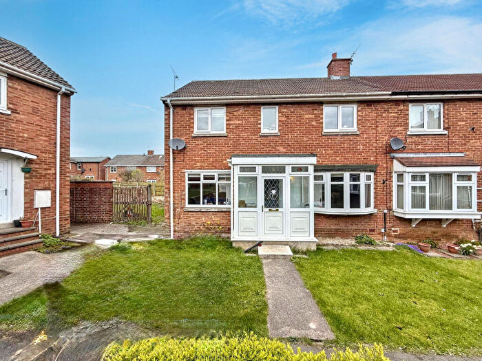 4 Bedroom Semi-Detached House For Sale In Howletch Lane, Peterlee, Durham, SR8