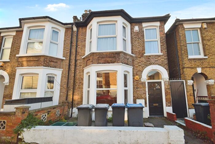 1 Bedroom Flat To Rent In Hartfield Crescent, London, SW19