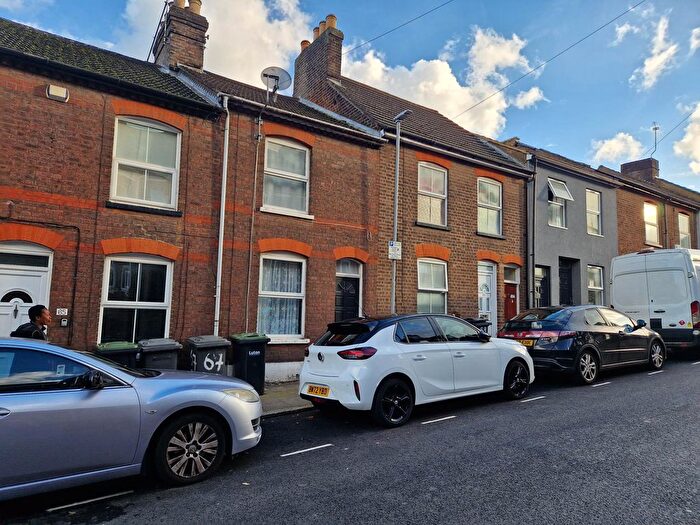 3 Bedroom Property To Rent In Buxton Road, Luton, LU1