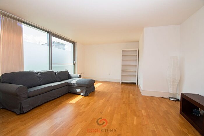 2 Bedroom Flat To Rent In Stadium Mews, Highbury, London, N5