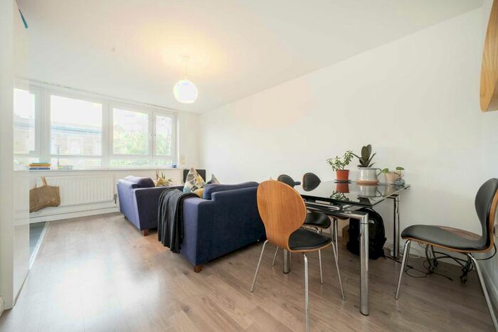 3 Bedroom Property To Rent In Regina Road, London, N4