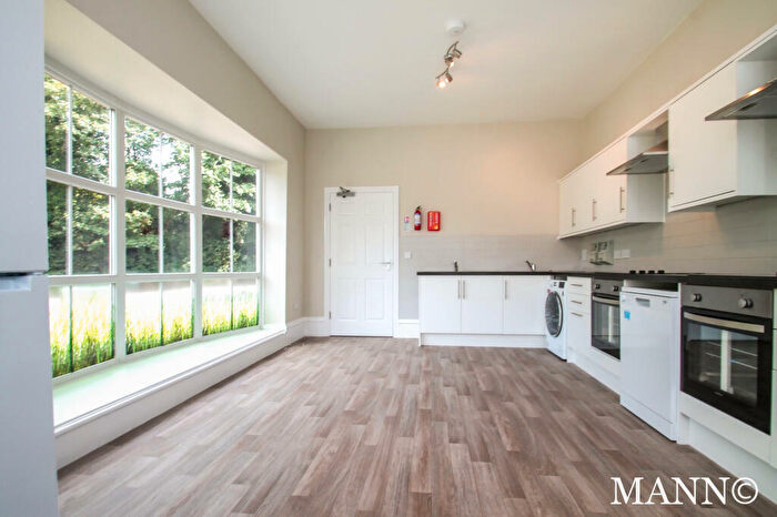 Studio To Rent In House Share, Wickham Road, BR3