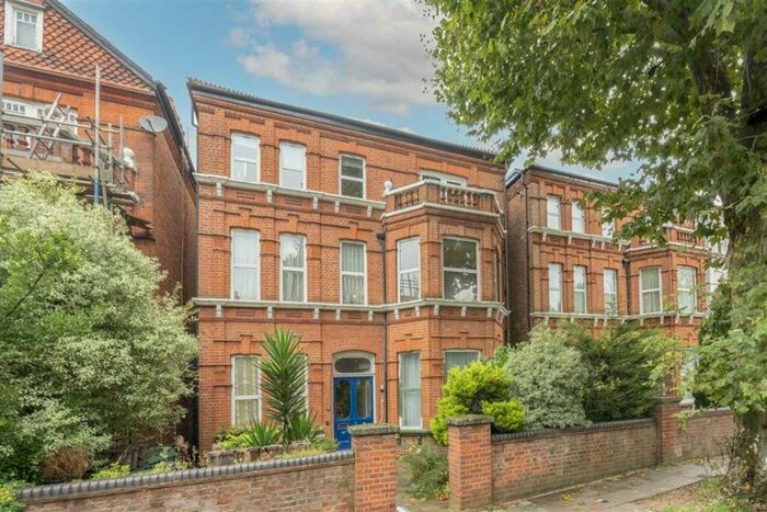 2 Bedroom Flat To Rent In Minster Road, Cricklewood, NW2