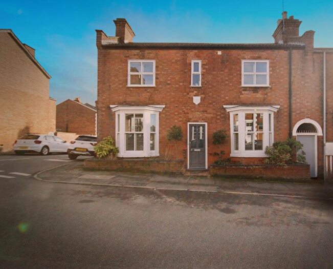 3 Bedroom End Of Terrace House For Sale In Villiers Street, Leamington Spa, CV32