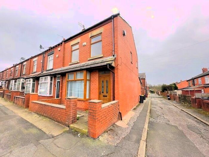 3 Bedroom End Of Terrace House To Rent In Poplar Avenue, Sharples, Bolton, BL1