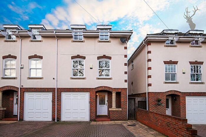 5 Bedroom Town House For Sale In Palmerston Road, Buckhurst Hill, IG9