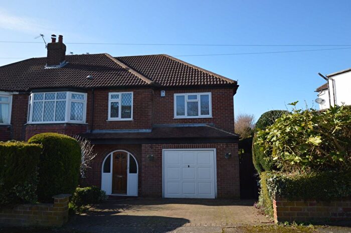 5 Bedroom Semi Detached House To Rent In Mount Drive, Leeds, LS17