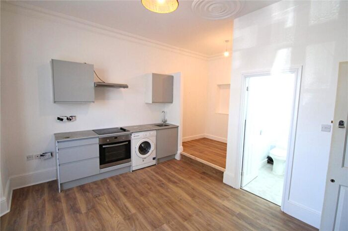 Apartment To Rent In Sydenham Park Road, London, SE26