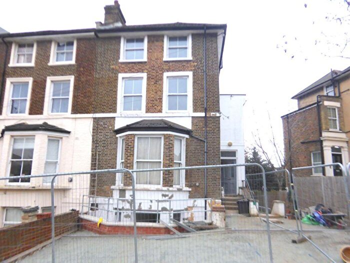 1 Bedroom Apartment To Rent In Versailles Road, London, SE20