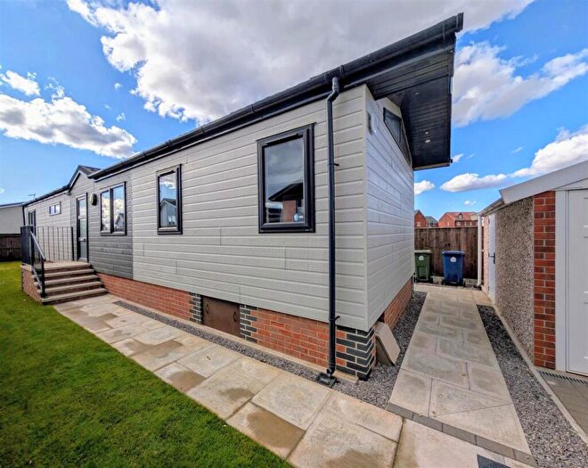 2 Bedroom Park Home For Sale In Orchard Park, Twigworth, Gloucester, GL2