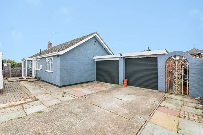 2 Bedroom Bungalow For Sale In The Gardens, Carlton Colville, Lowestoft, Suffolk, NR33