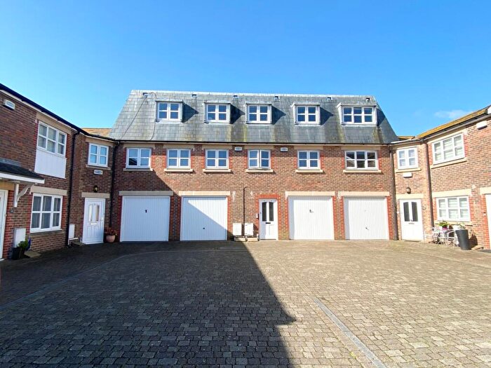 2 Bedroom Flat To Rent In Chawbrook Mews, Chawbrook Road, Eastbourne, BN22