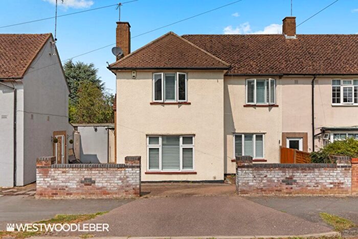 5 Bedroom Semi-Detached House For Sale In Hyde Mead, Nazeing, Waltham Abbey, EN9