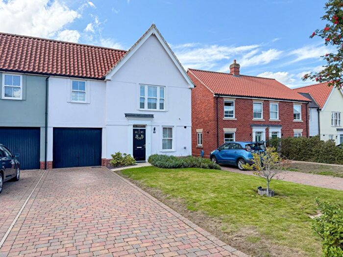 3 Bedroom Link Detached House For Sale In Lawford, Manningtree, CO11