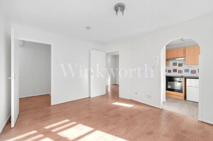1 Bedroom Flat To Rent In Woodvale Way, London, NW11