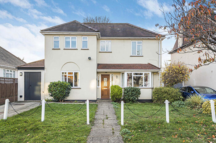 4 Bedroom Detached House For Sale In Epsom, KT17