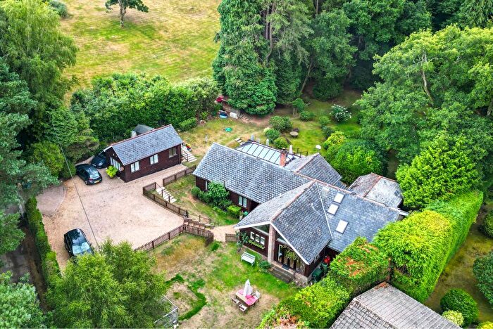 4 Bedroom Detached House For Sale In Farther Common Lane, Hill Brow, GU33