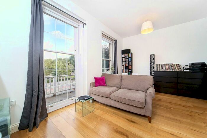 1 Bedroom Flat To Rent In The Vale, Shepherds Bush, London, W3