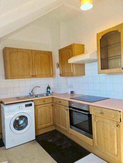 1 Bedroom Flat To Rent In Dean Road, South Shields, Tyne And Wear, NE33