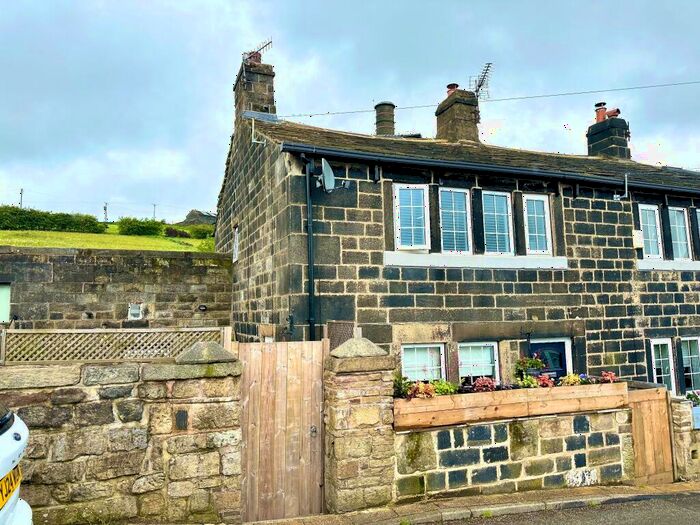 2 Bedroom Cottage For Sale In Keighley Road, Pecket Well, Hebden Bridge, HX7