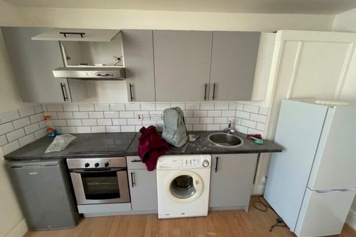 1 Bedroom Flat To Rent In Newport Road Cardiff, CF24