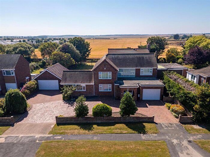 4 Bedroom Detached House For Sale In Hollym Road, Withernsea, HU19