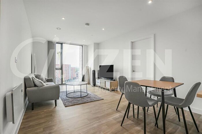 2 Bedroom Flat To Rent In Queen Street, Salford, M3